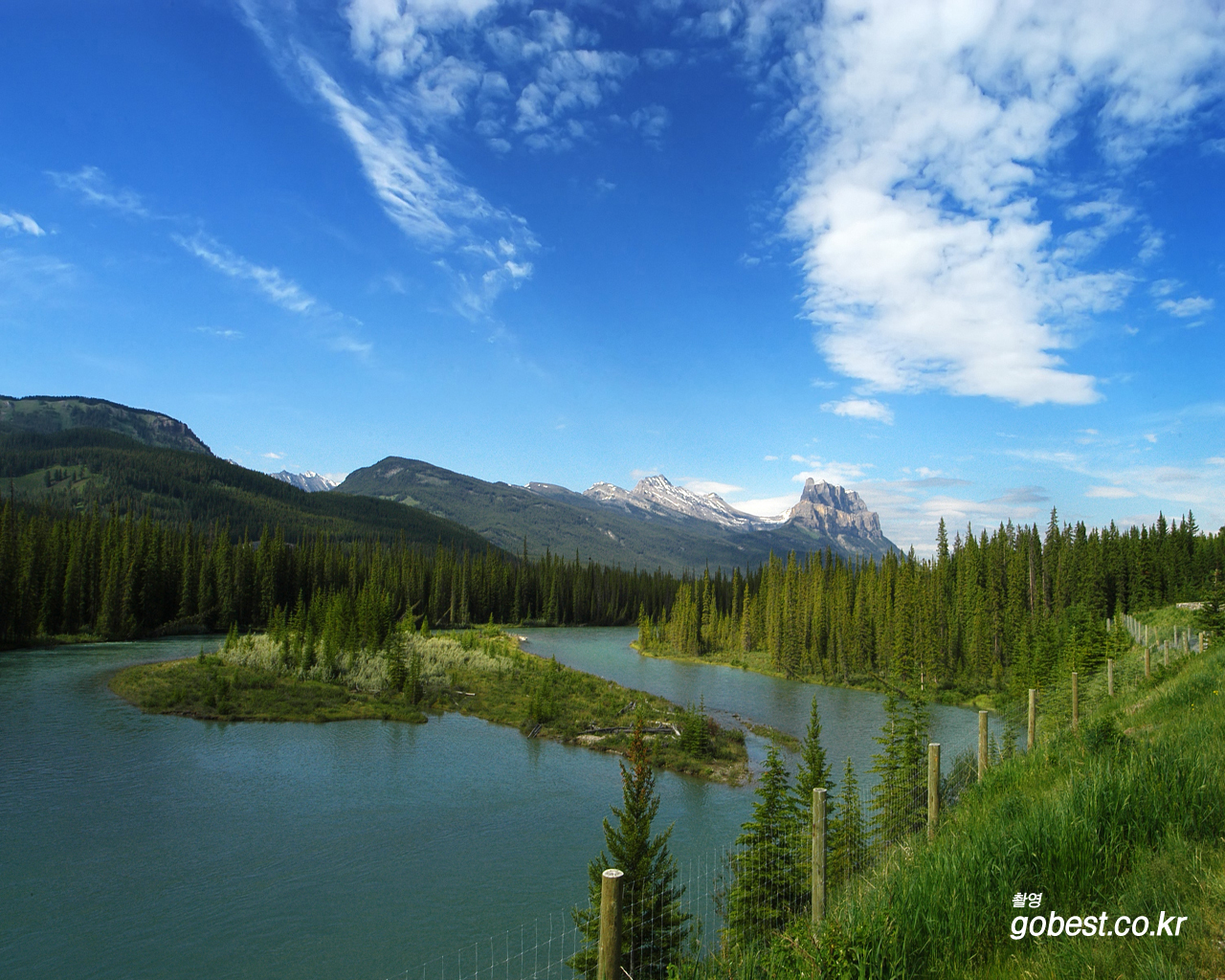 2108715818_W7IkDCYT_canada-r1.jpg